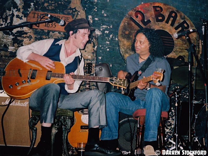 Darrell Bath and Paul Francis live at the 12 Bar Club, 12 August 2001