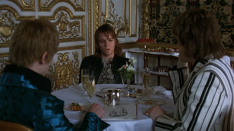 Jonathan Rhys Meyers, Ewan McGregor and Eddie Izzard in Velvet Goldmine